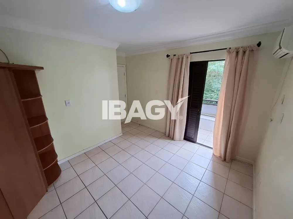 Apartamento amueblado de 3 dormitorios con balcón y parrilla — photo 20
