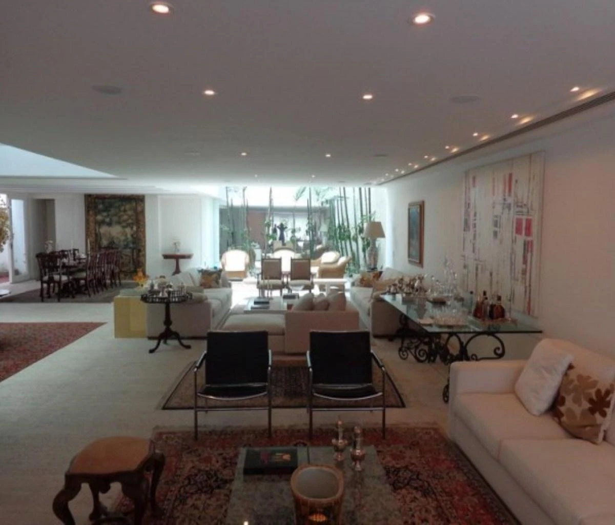 Furnished 500 m² house with 4 bedrooms and 5 parking spots — photo 6
