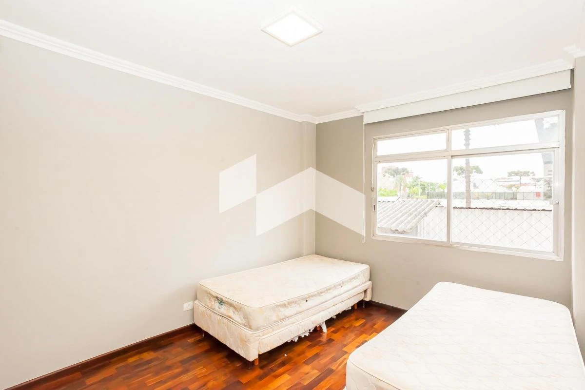 Apartment, 152 m², with wood or laminate floors — photo 17