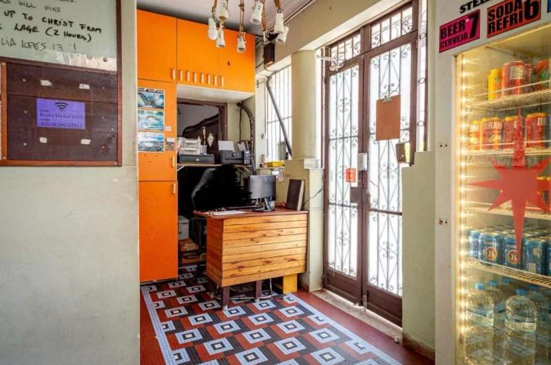 Furnished apartment with 11 bedrooms and 5 bathrooms — photo 22