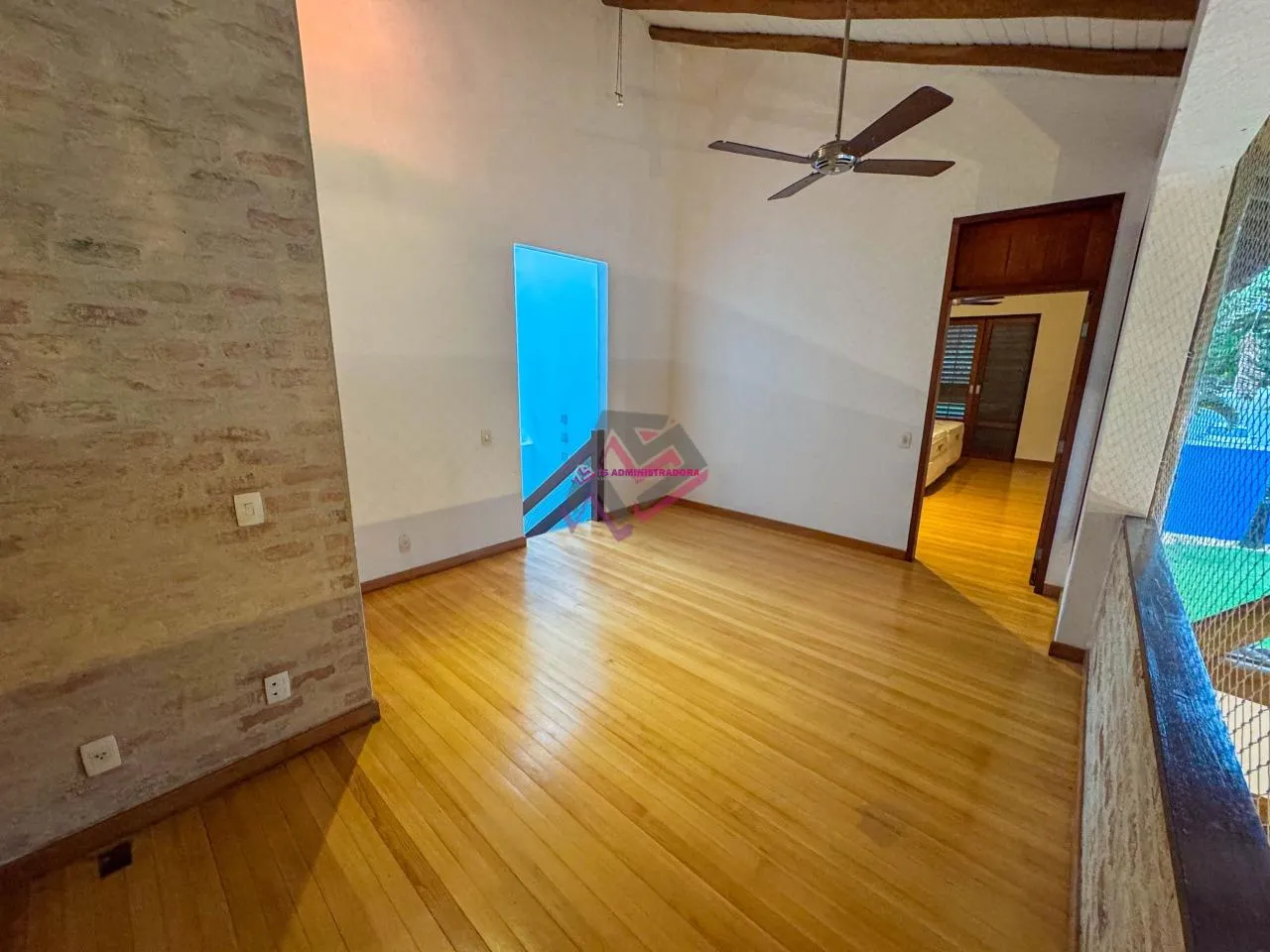 600 m² house with 4 bedrooms and a closed kitchen — photo 14