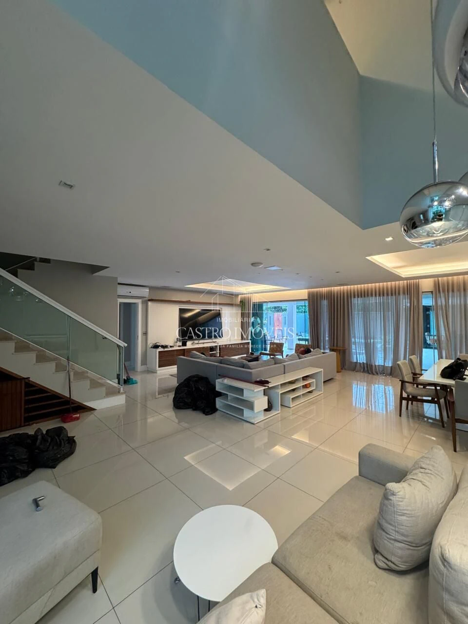 Furnished 715 m² house with 5 en-suites and 4 parking — photo 8