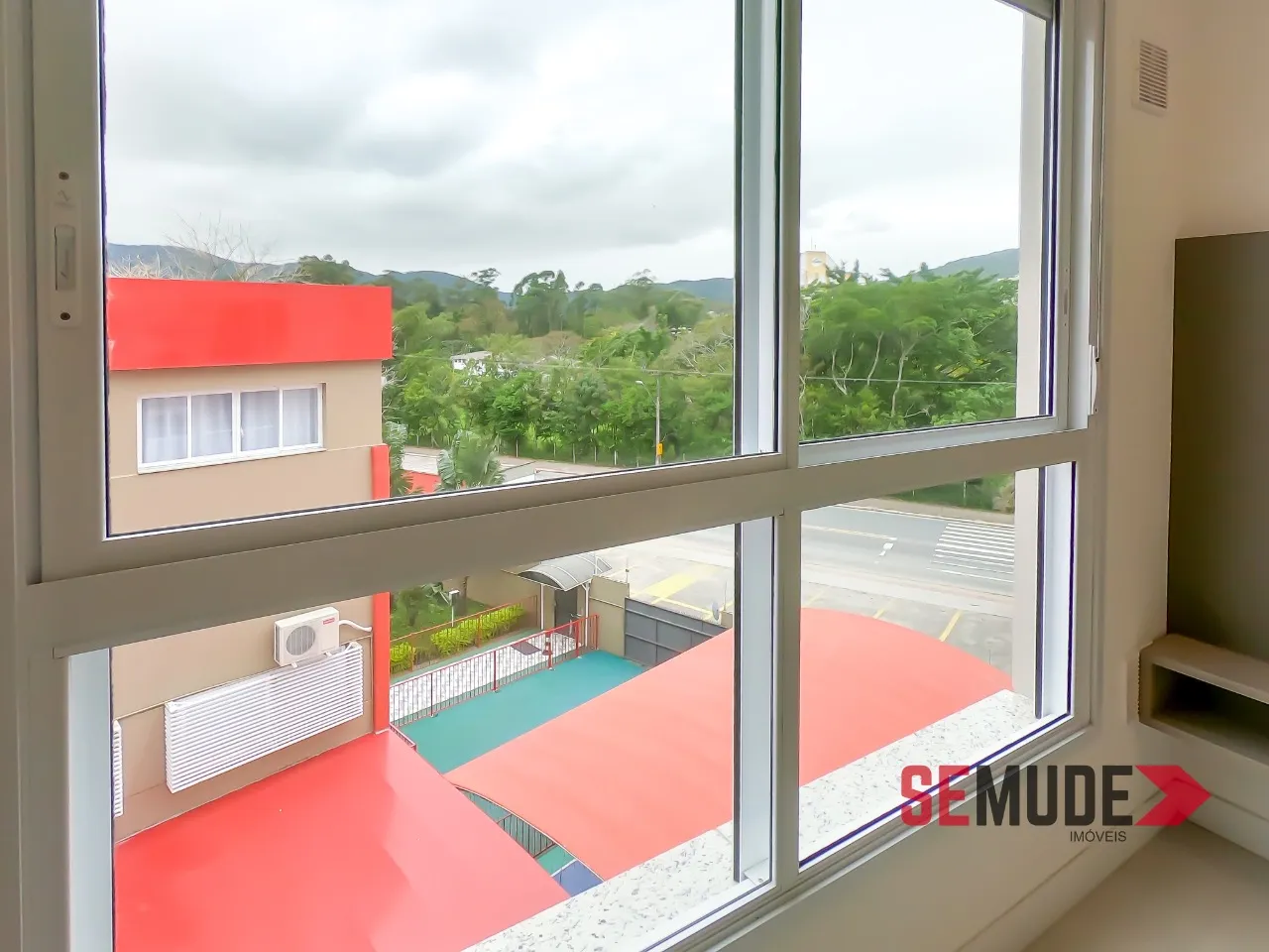 Apartamento mobiliado de 1 dormitório com cozinha integrada — photo 25