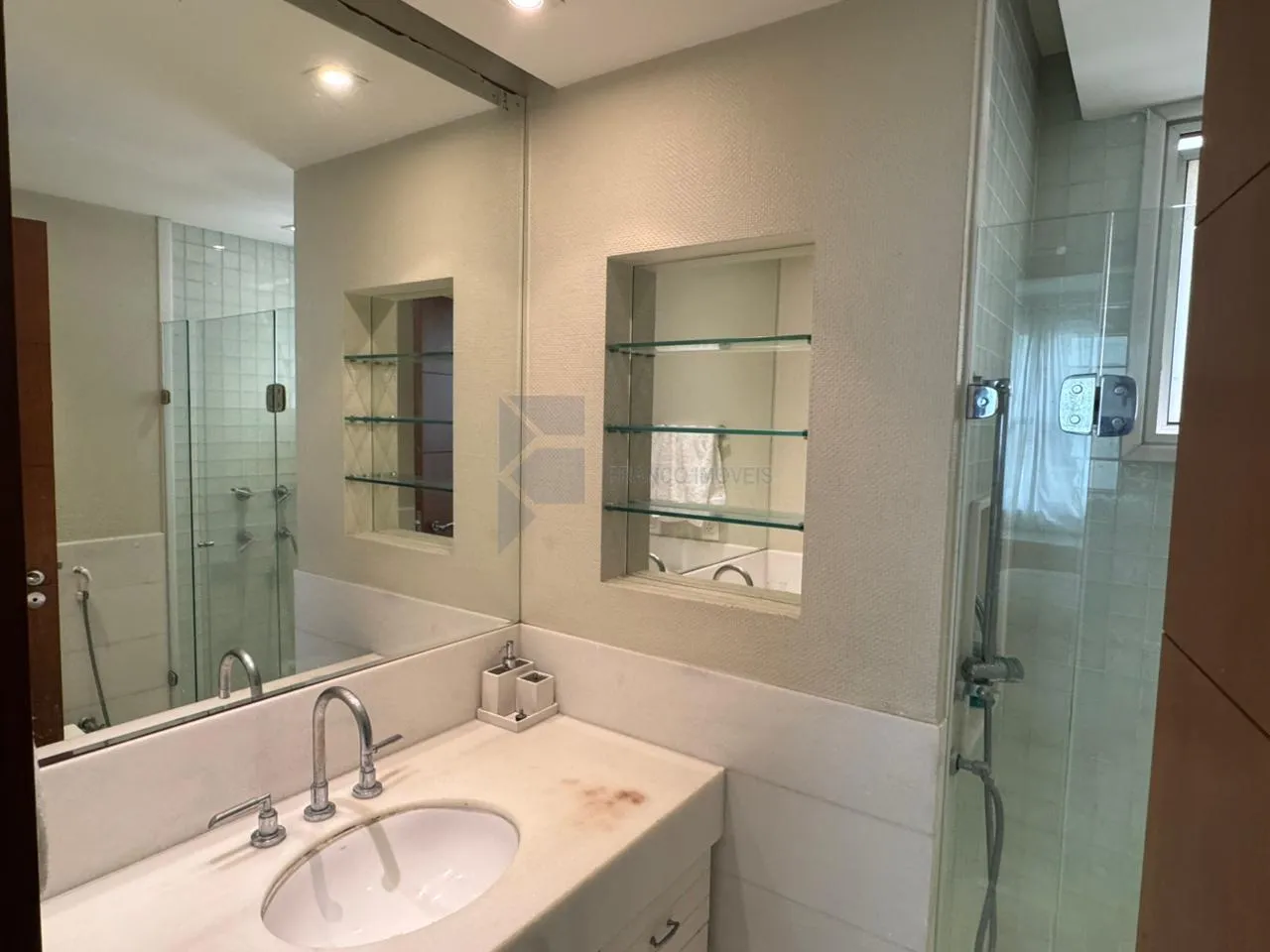 4 quartos e vista para a água: apartamento de 380 m² — photo 18