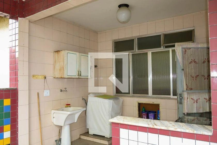Furnished house with 4 bedrooms and 550 m² with air conditioning — photo 17