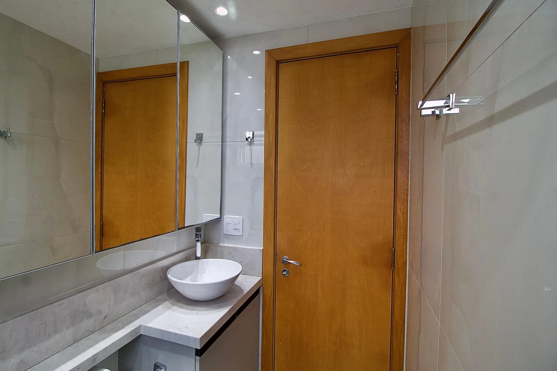 Apartamento de 2 quartos com máquina de lavar — photo 12