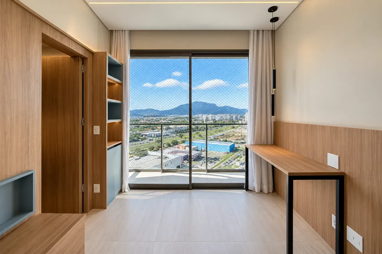 4-bedroom apartment with a water view — photo 14