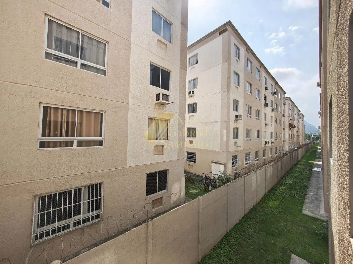 2-bedroom apartment in a building with a gym — photo 2