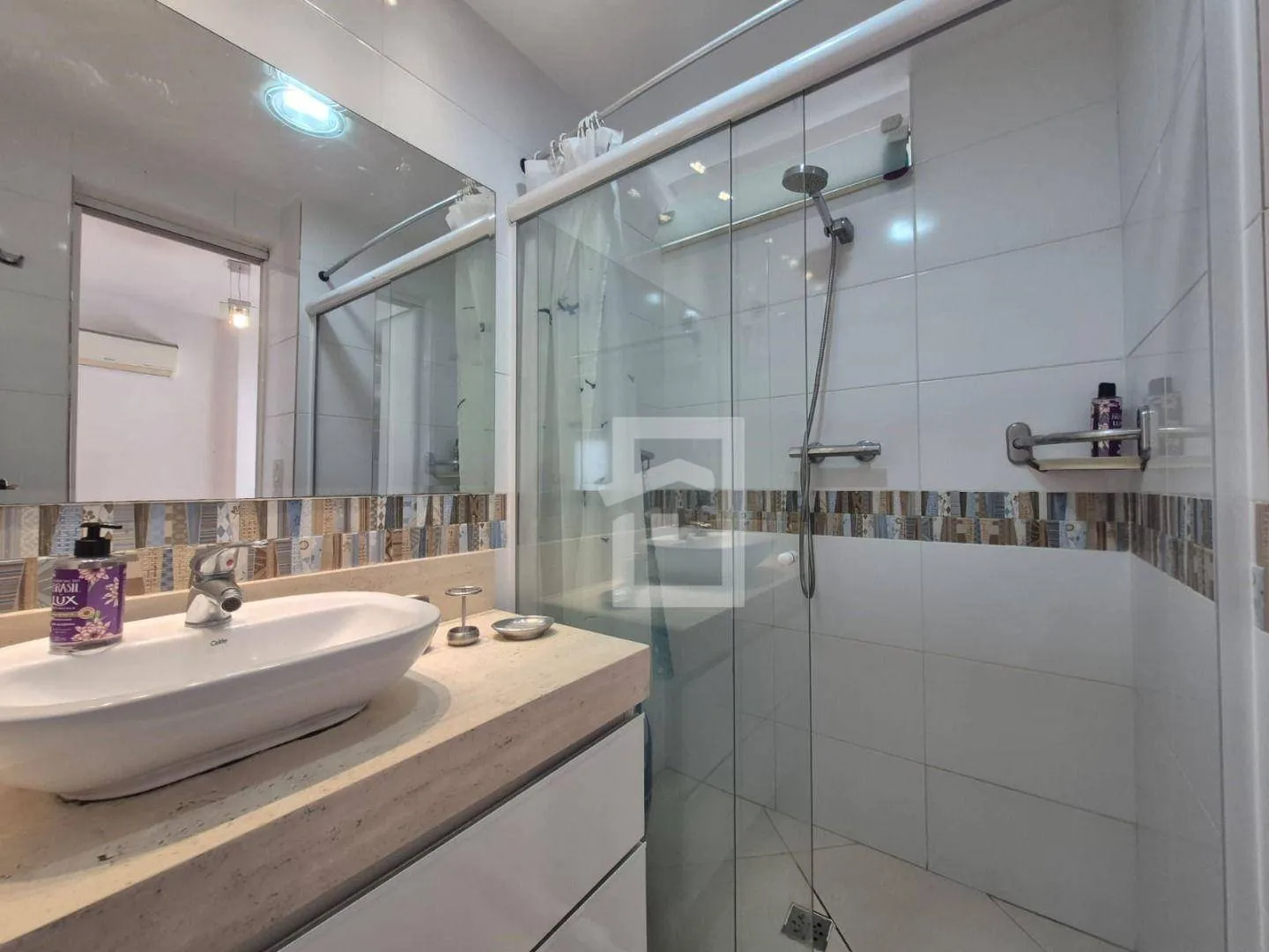 Unfurnished 3-bedroom apartment with a balcony — photo 22