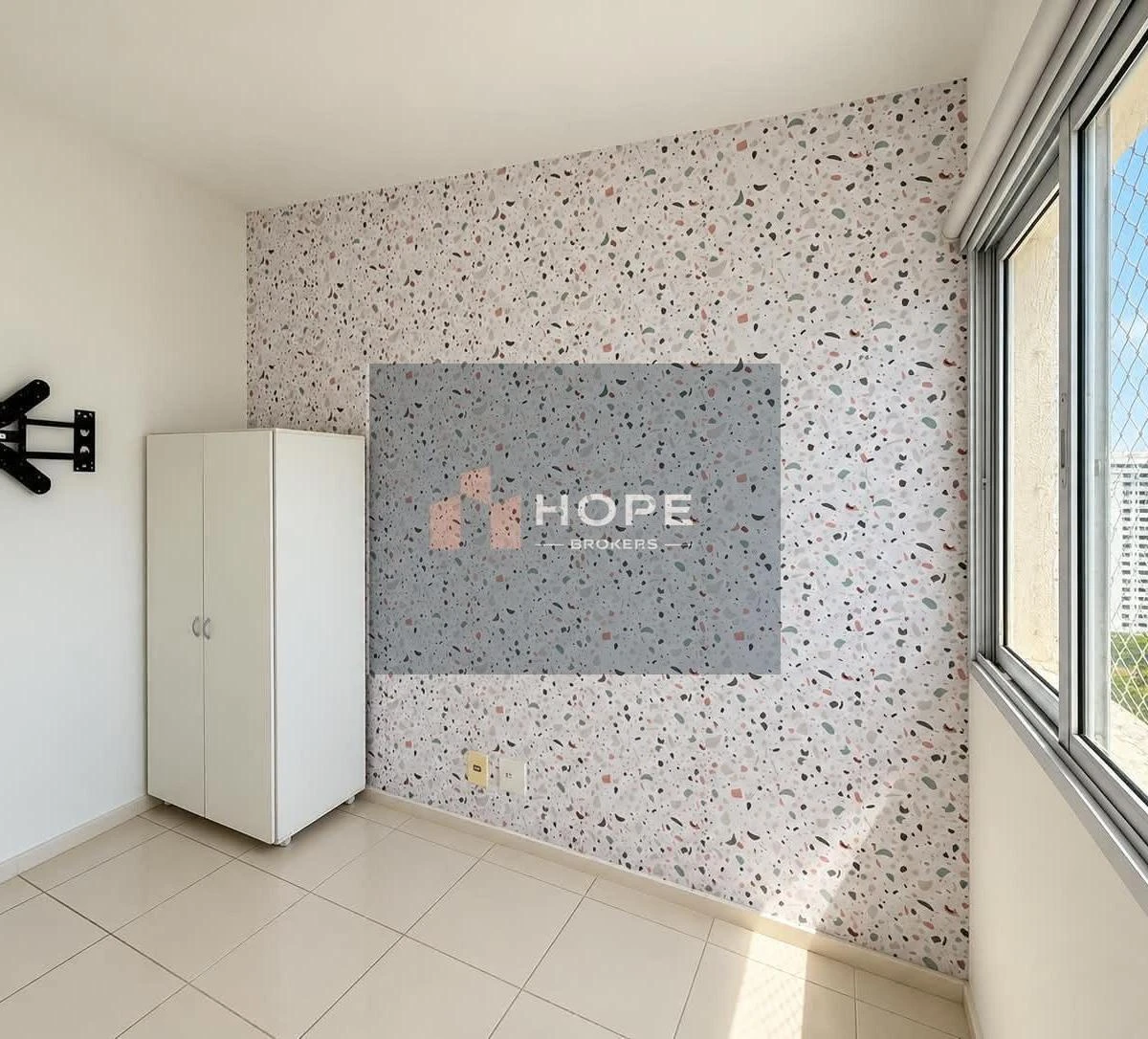 Apartment, 60 m², with a glass-enclosed balcony — photo 18