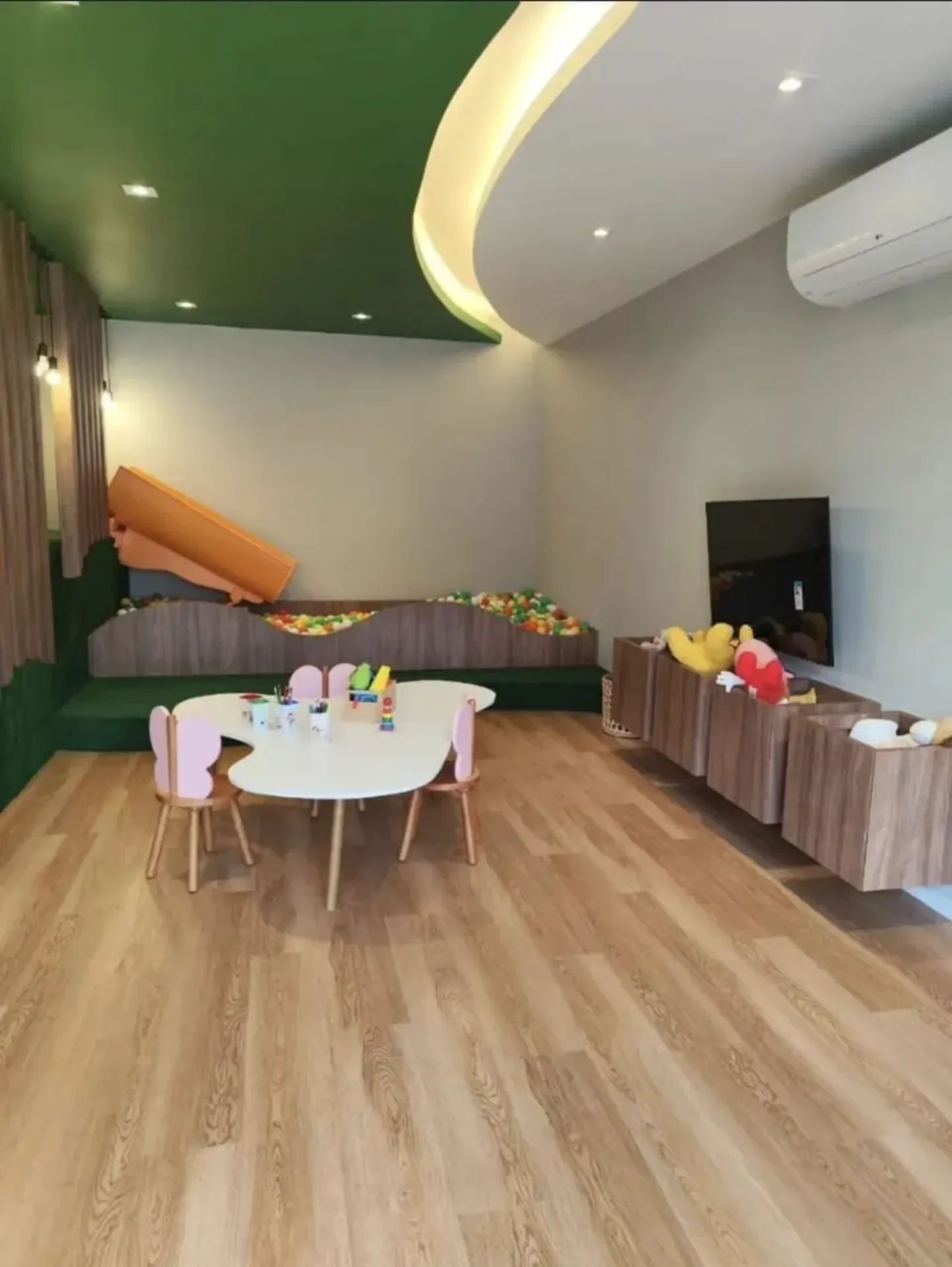 Unfurnished 2-bedroom apartment with 1 bath and pets — photo 47