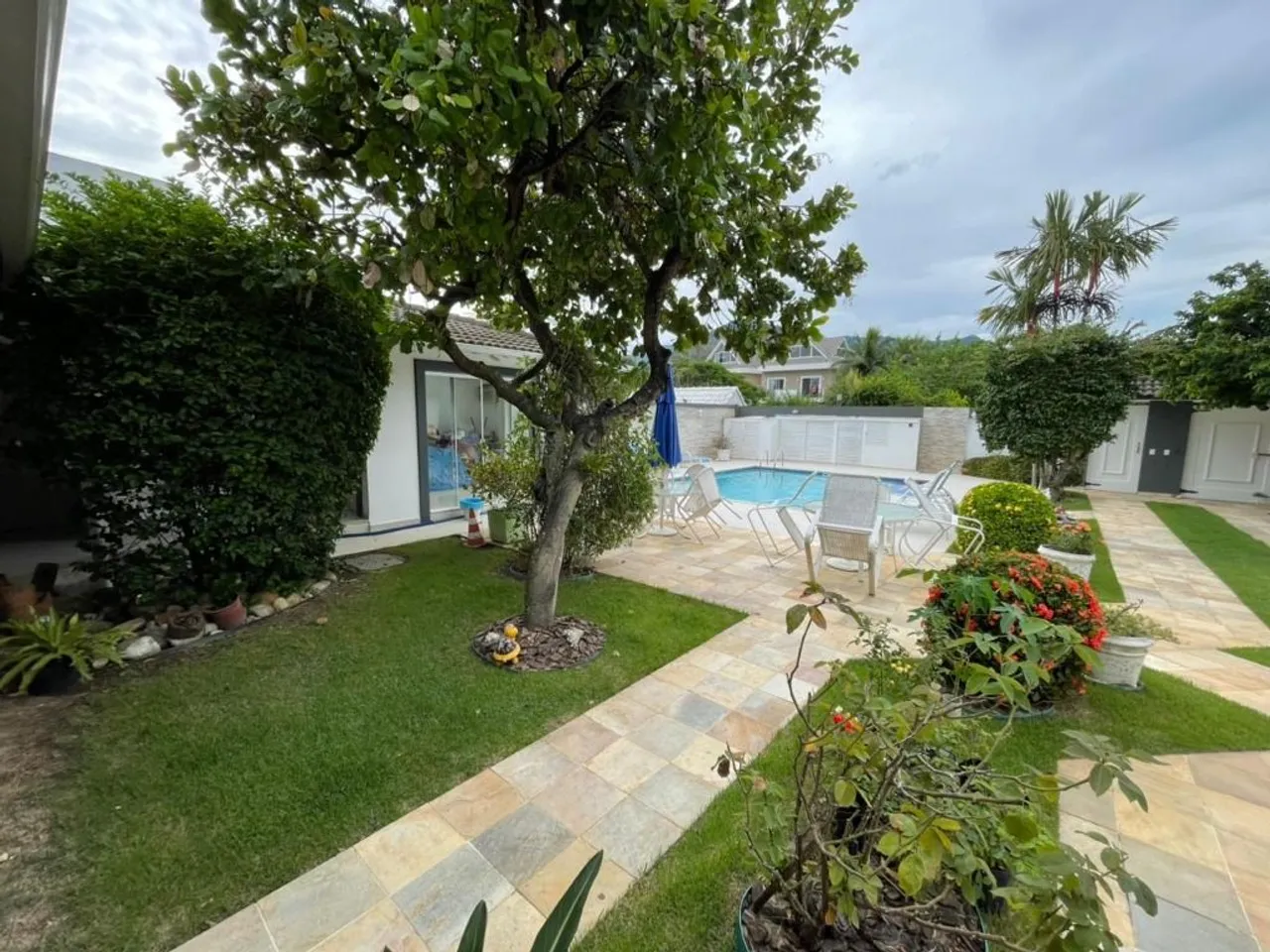 House with 5 bedrooms and a glassed-in balcony — photo 15