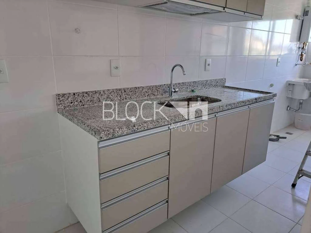 1-bedroom apartment with balcony and 49 m² — photo 17