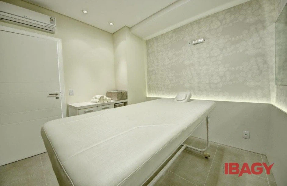 3-bedroom apartment in a building with a sauna — photo 11