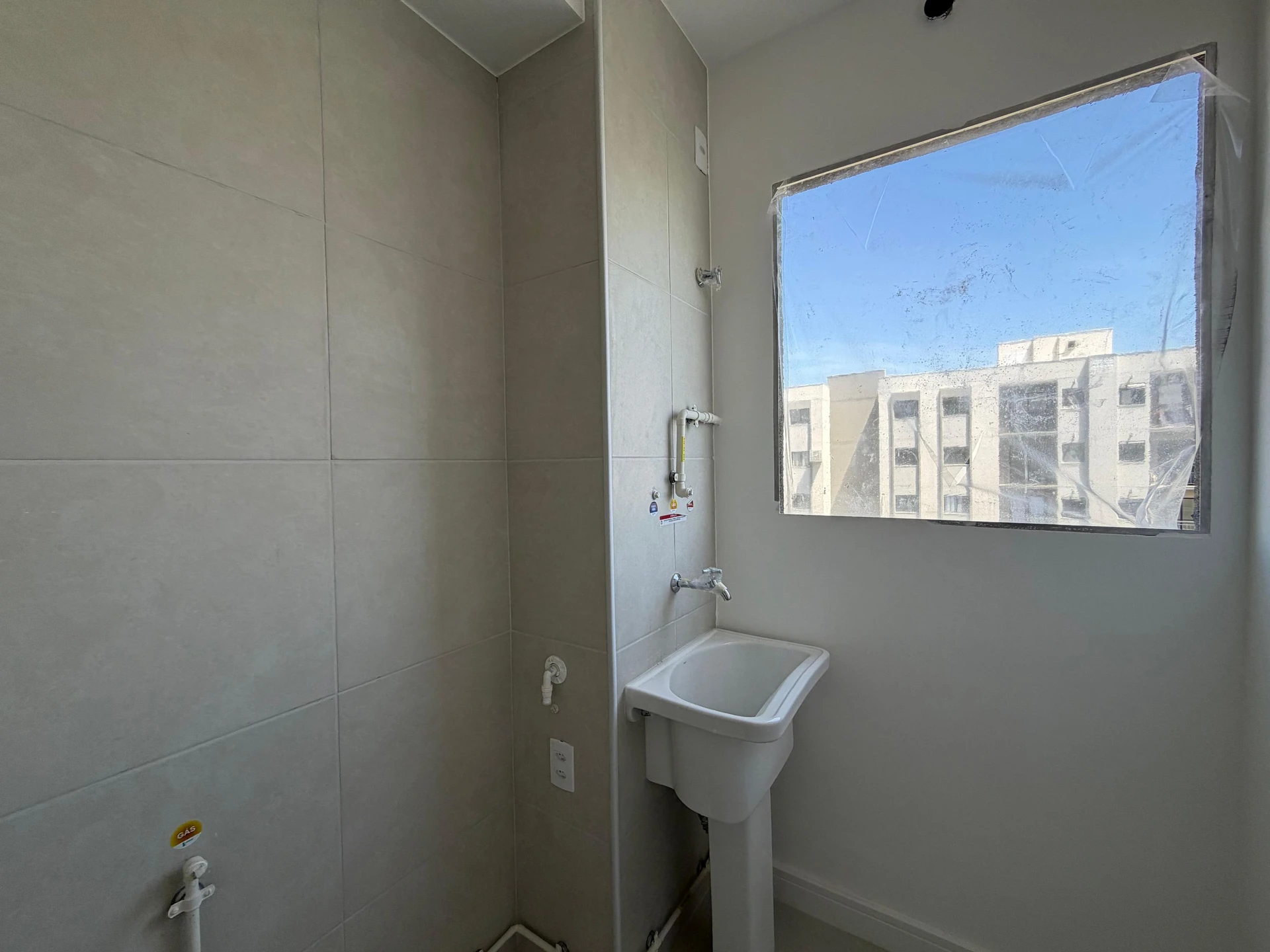 Apartamento sem mobília com 2 quartos e varanda — photo 34
