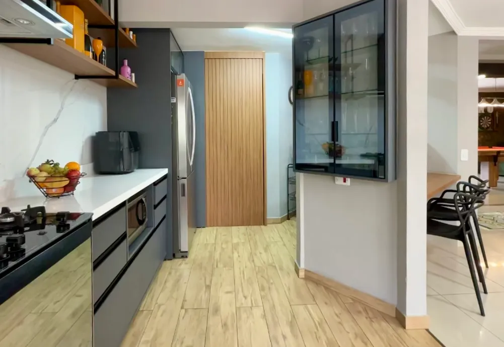 Furnished home with open-plan kitchen and 3 bedrooms — photo 15