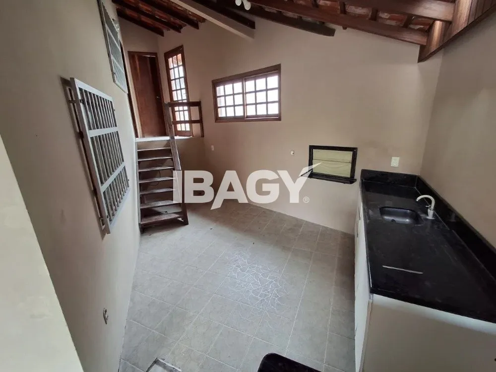 Casa de 4 dormitórios (1 suíte) com 182 m² e 2 vagas — photo 12