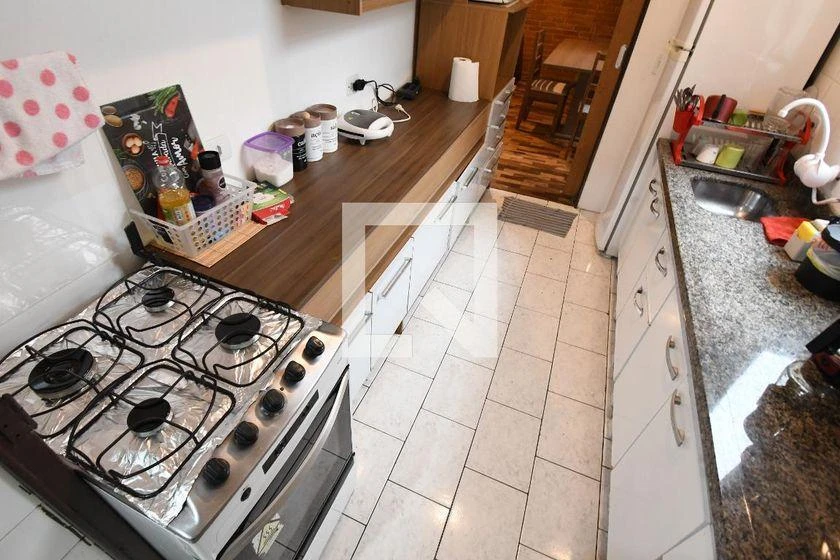 3-bedroom apartment with a bathtub in Curitiba — photo 11