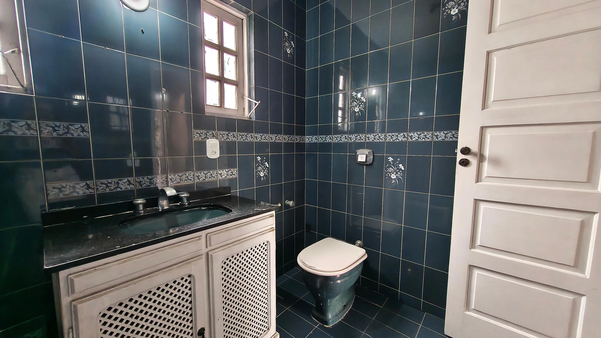 House, 250 m², with a bathtub — photo 3
