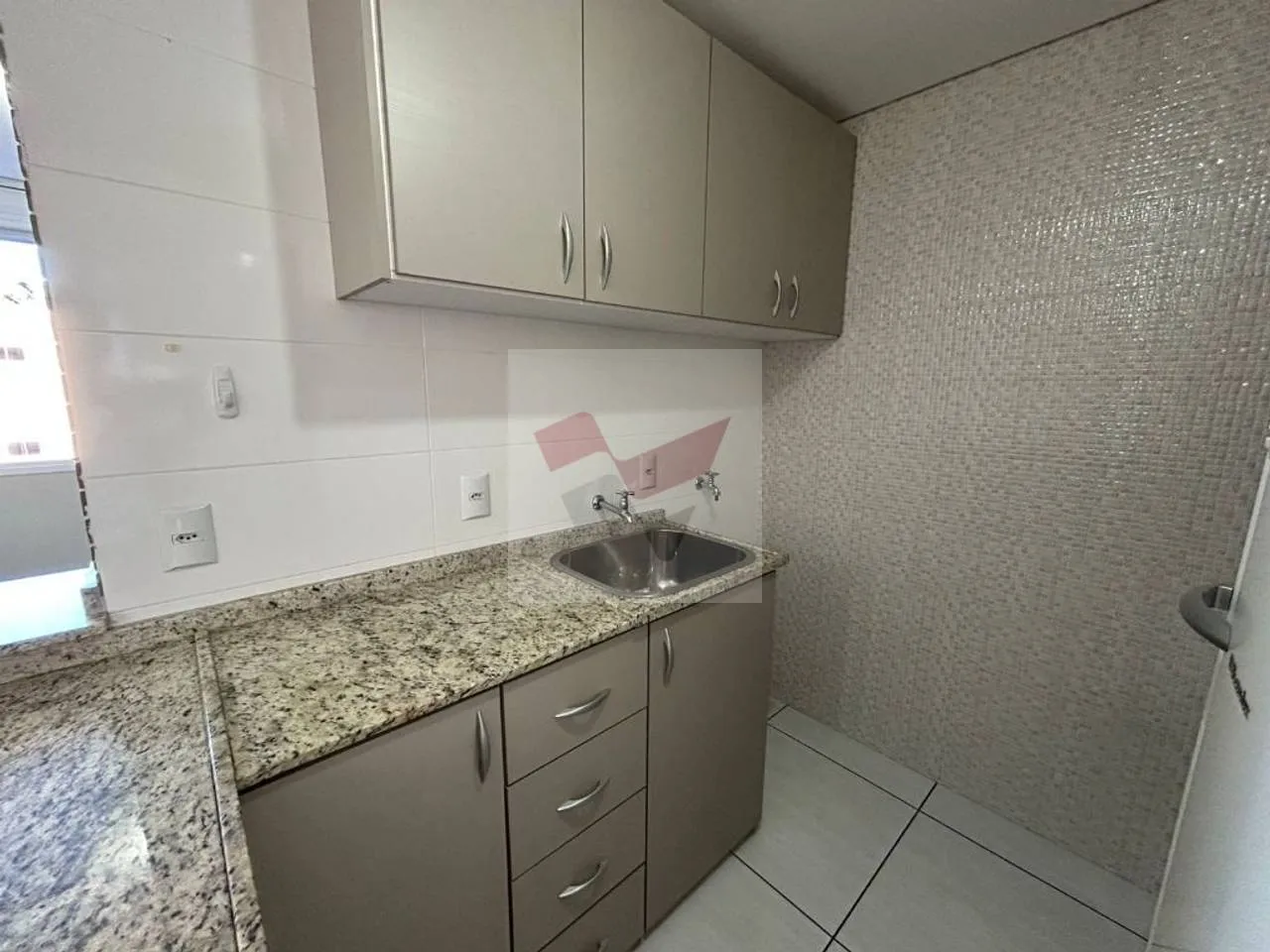 Furnished 42 m² studio in Curitiba — photo 3