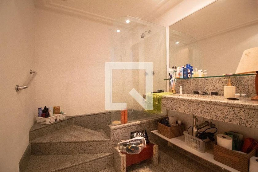 Penthouse for rent with 4 bedrooms and 210 m² — photo 36