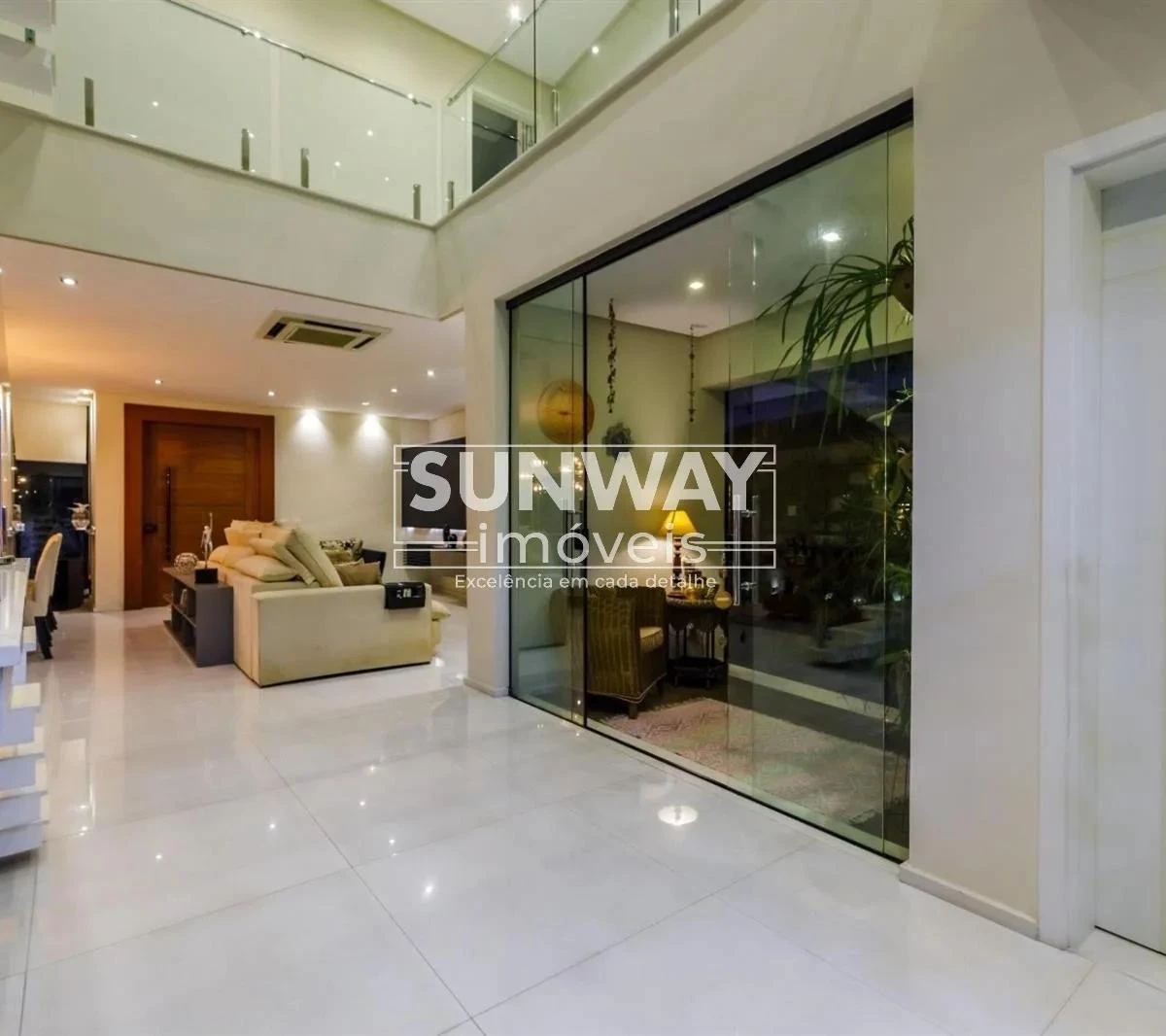 601 m² house with floor-to-ceiling windows and a home office — photo 6