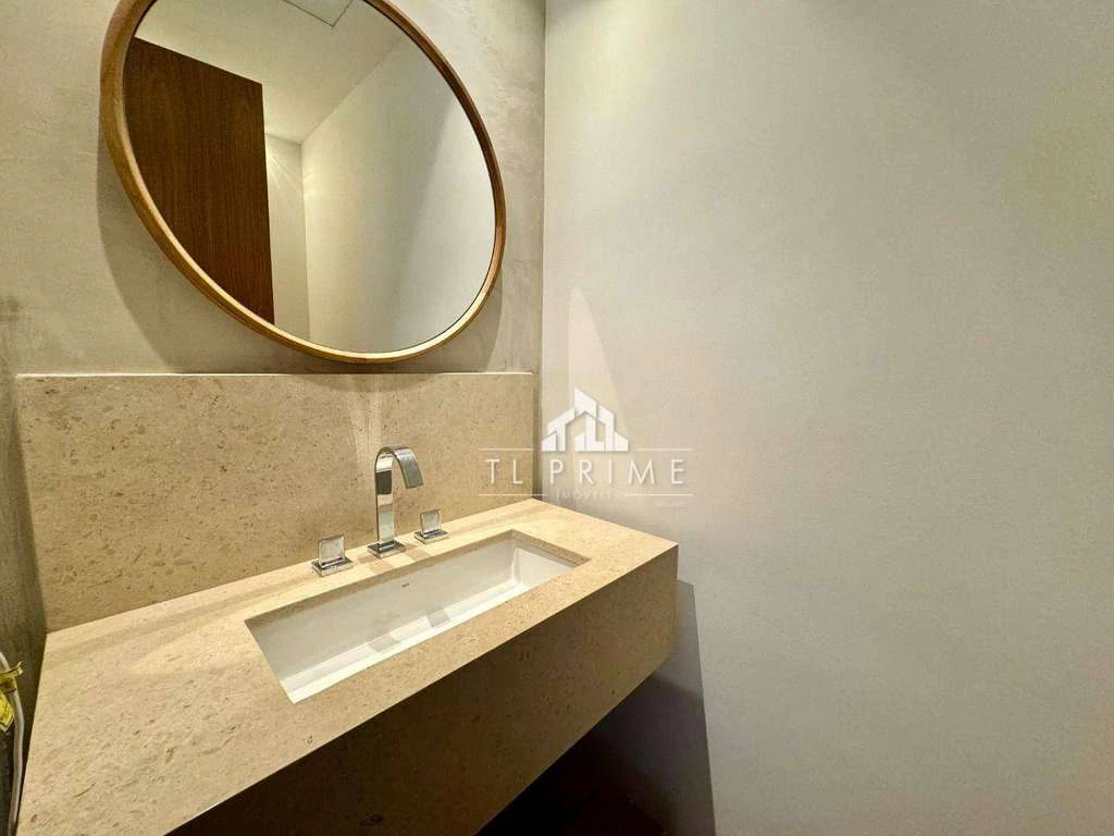 Furnished 1-bedroom apartment with an enclosed balcony — photo 3