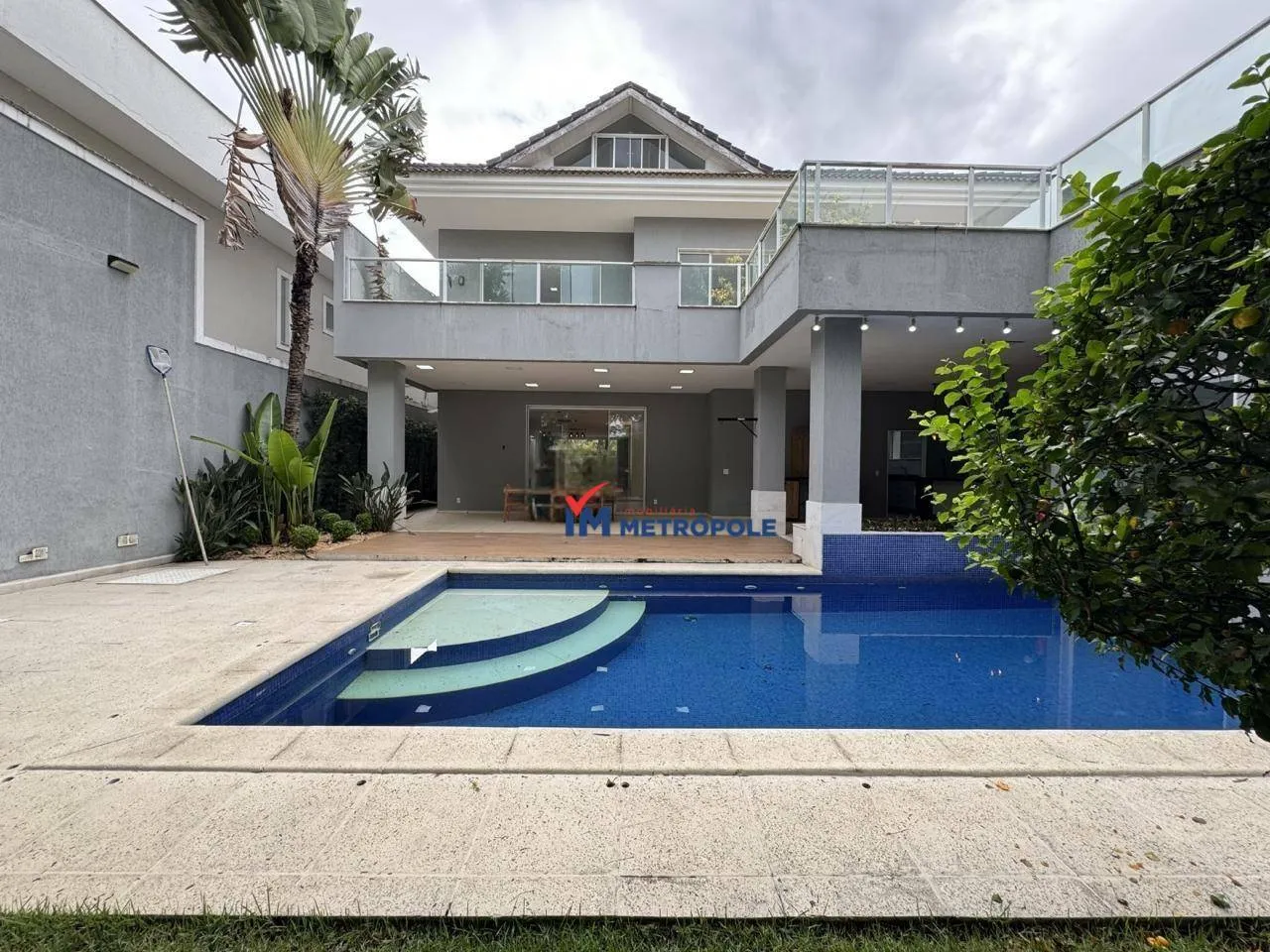5 quartos e janelas do piso ao teto: casa de 600 m² — photo 9