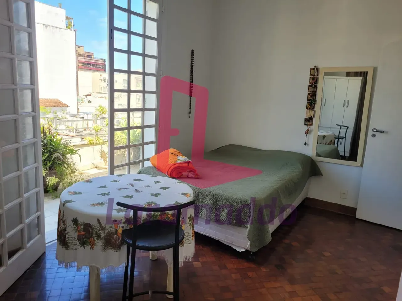 210 m² apartment with 5 bedrooms and 3 bathrooms — photo 14