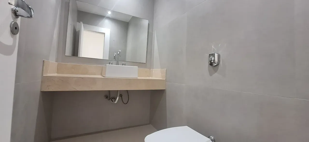 House with 900 m², 5 bedrooms and 4 parking spots — photo 12