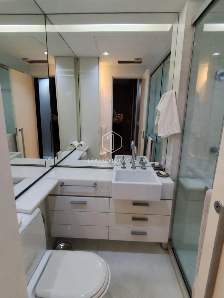 82 m² apartment with 2 en-suite bedrooms and balcony — photo 18