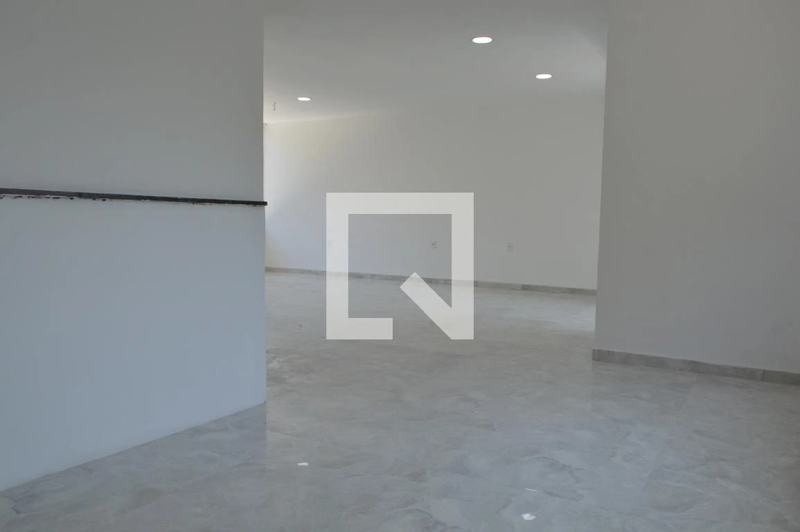 Casa de 3 quartos com janelas do piso ao teto — photo 94