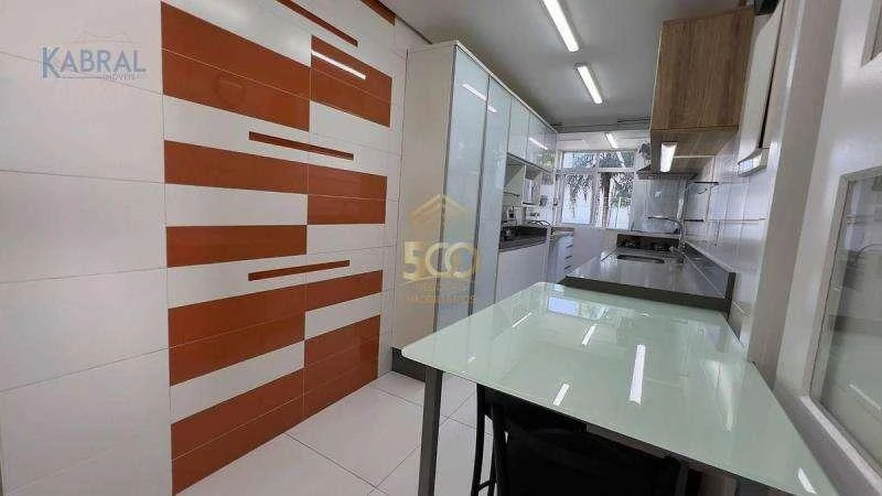Furnished 3-bedroom apartment with enclosed balcony — photo 8