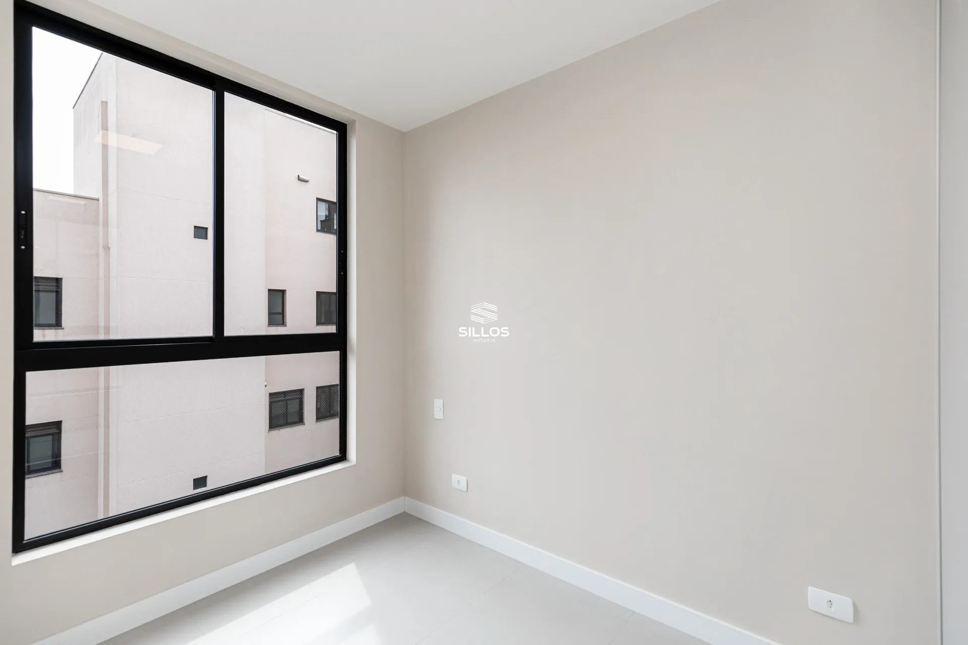 One-bedroom apartment with a washing machine — photo 6