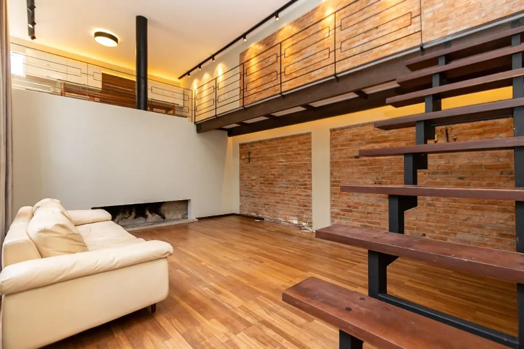 Casa industrial sin amueblar con 3 dormitorios y 890 m² — photo 26