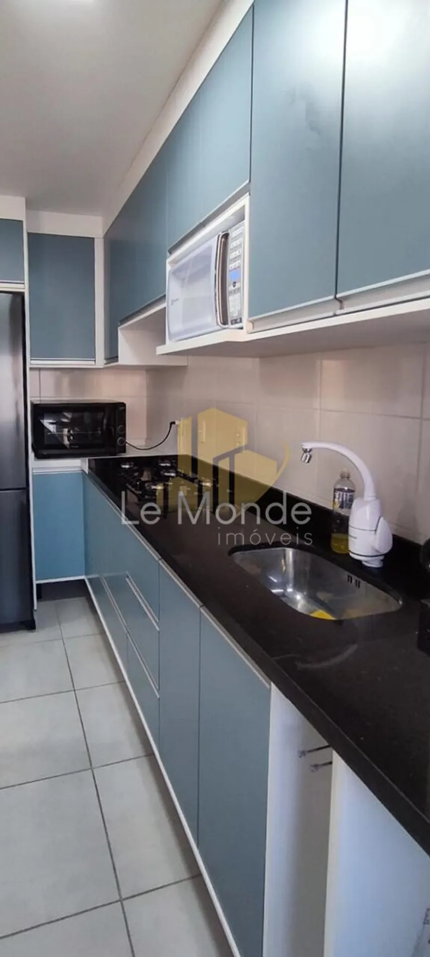 2-bedroom apartment with open-plan kitchen and gas stove — photo 15