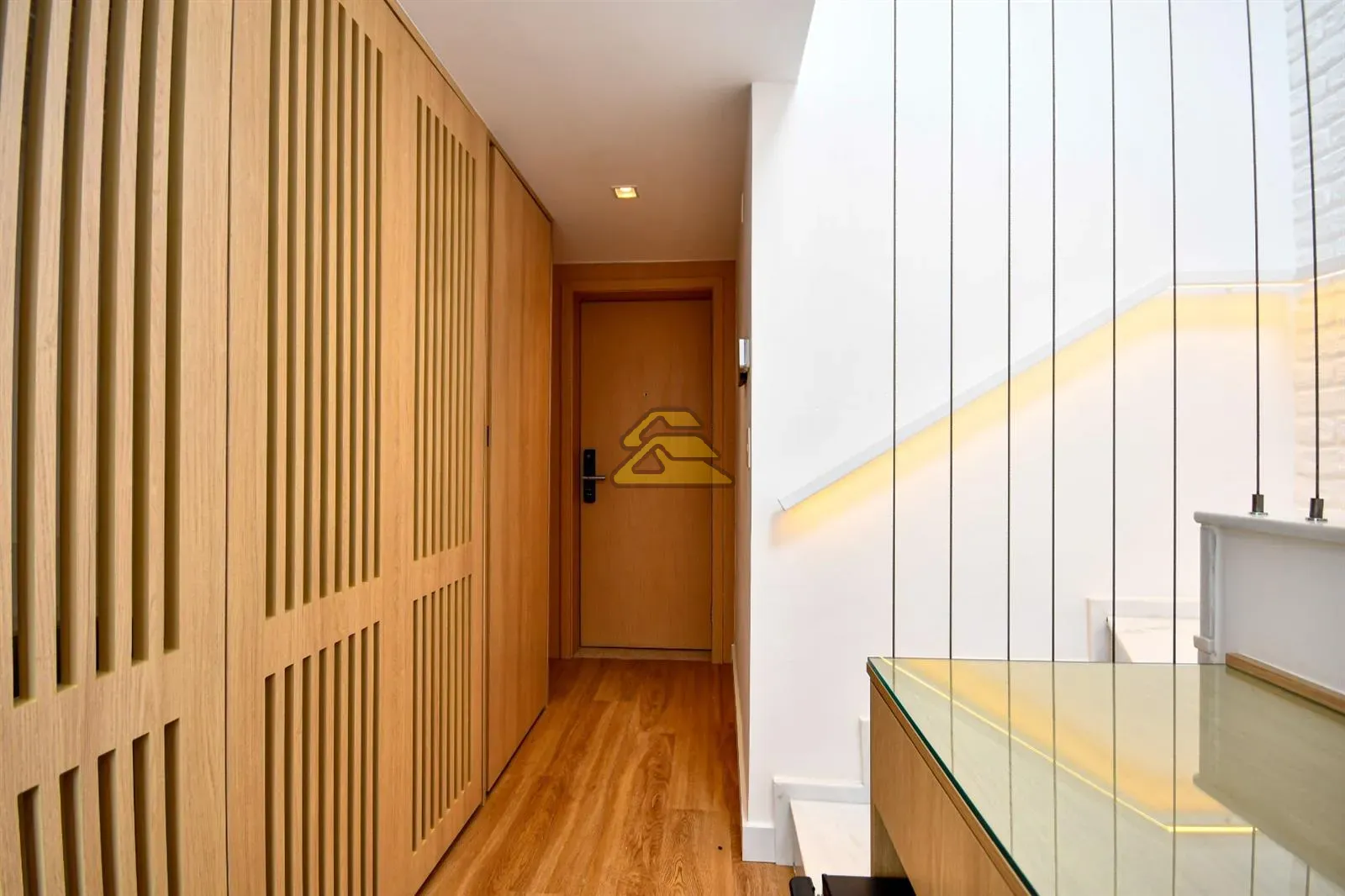 Apartamento mobiliado de 2 quartos com 2 suítes e varanda — photo 2