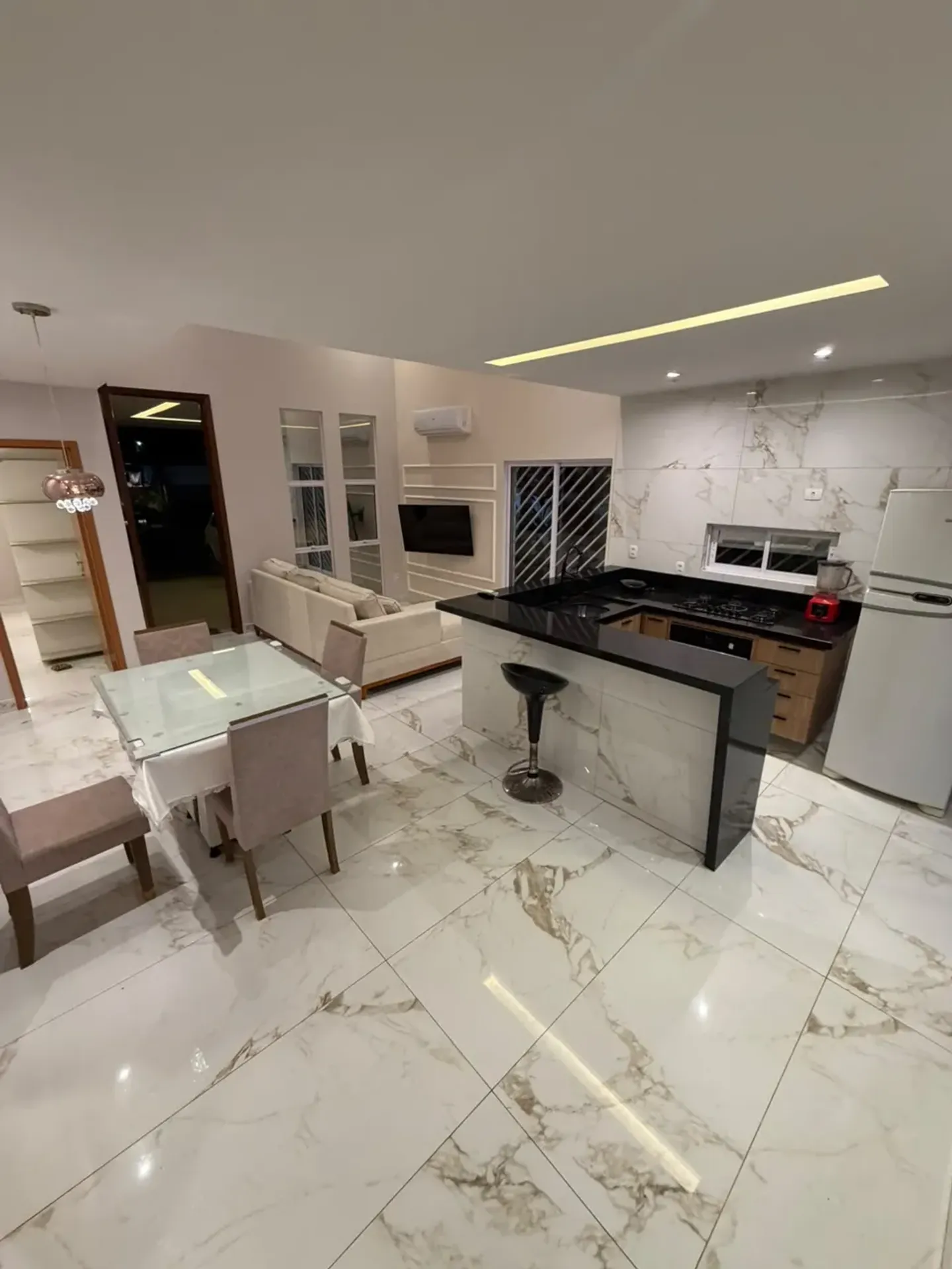 Casa de 115 m² com jardim e espaço de home office — photo 4