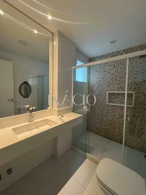 Jacuzzi in a 4-bedroom house, 300 m² — photo 6