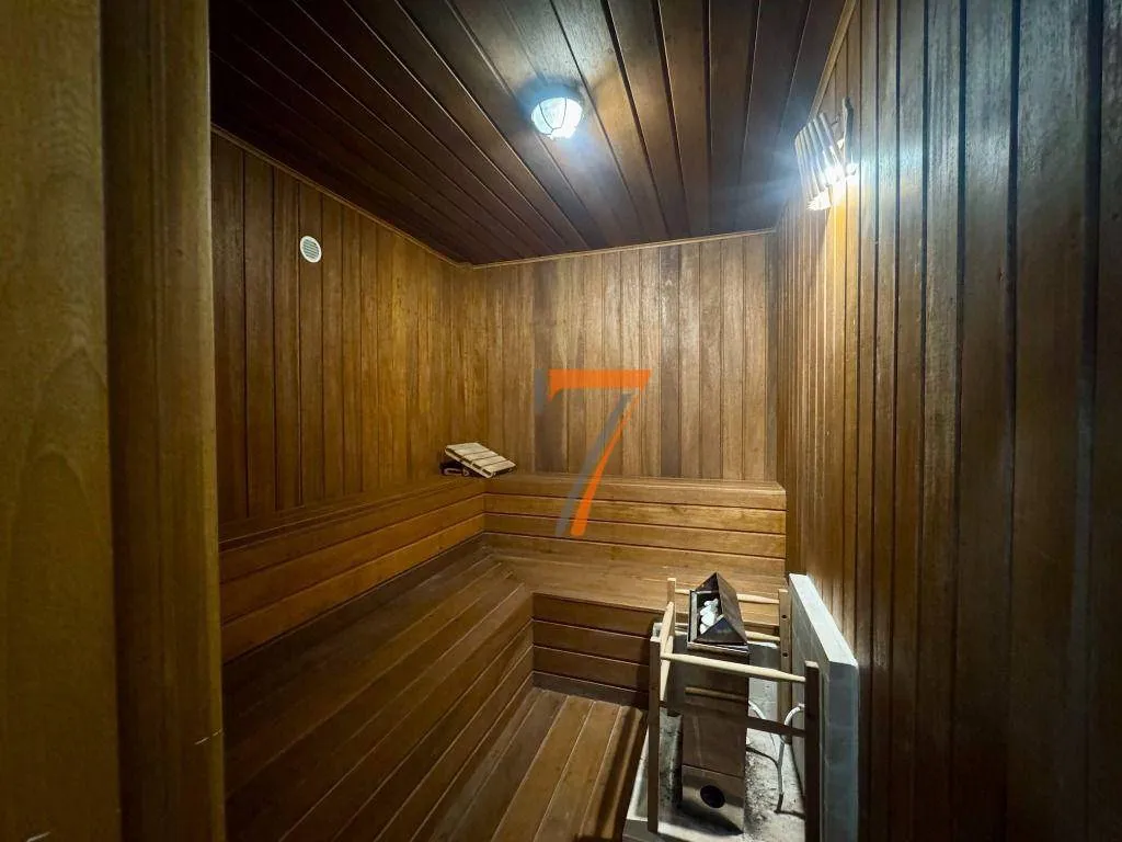 Furnished house with 8 bedrooms and 11 bathrooms — photo 3