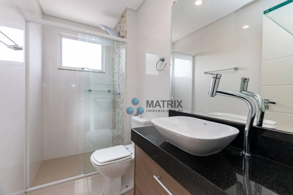3-bedroom apartment, 1 with its own bathroom, 130 m² — photo 25