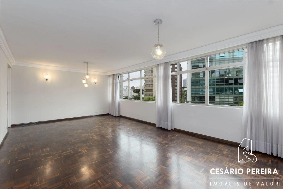 Furnished apartment, 215 m², with a bathtub — photo 11