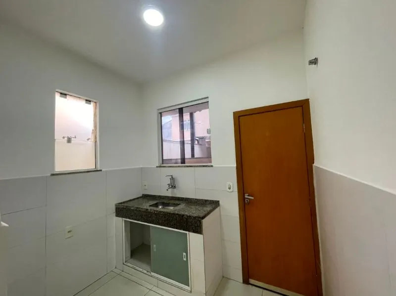 Unfurnished 1-bedroom apartment with 1 bathroom and no parking — photo 2