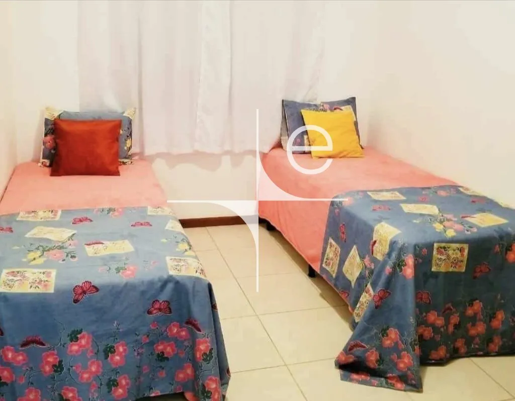 Apartamento com 3 quartos e fogão a gás na cozinha — photo 15