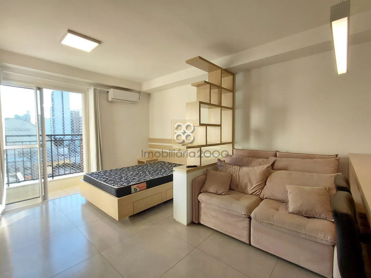 Apartamento de 1 dormitorio con cocina abierta y aire — photo 4