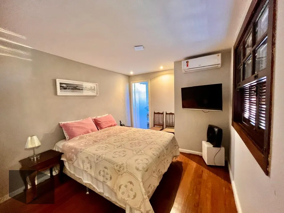 Furnished house with 5 bedrooms and 5 bathrooms — photo 36