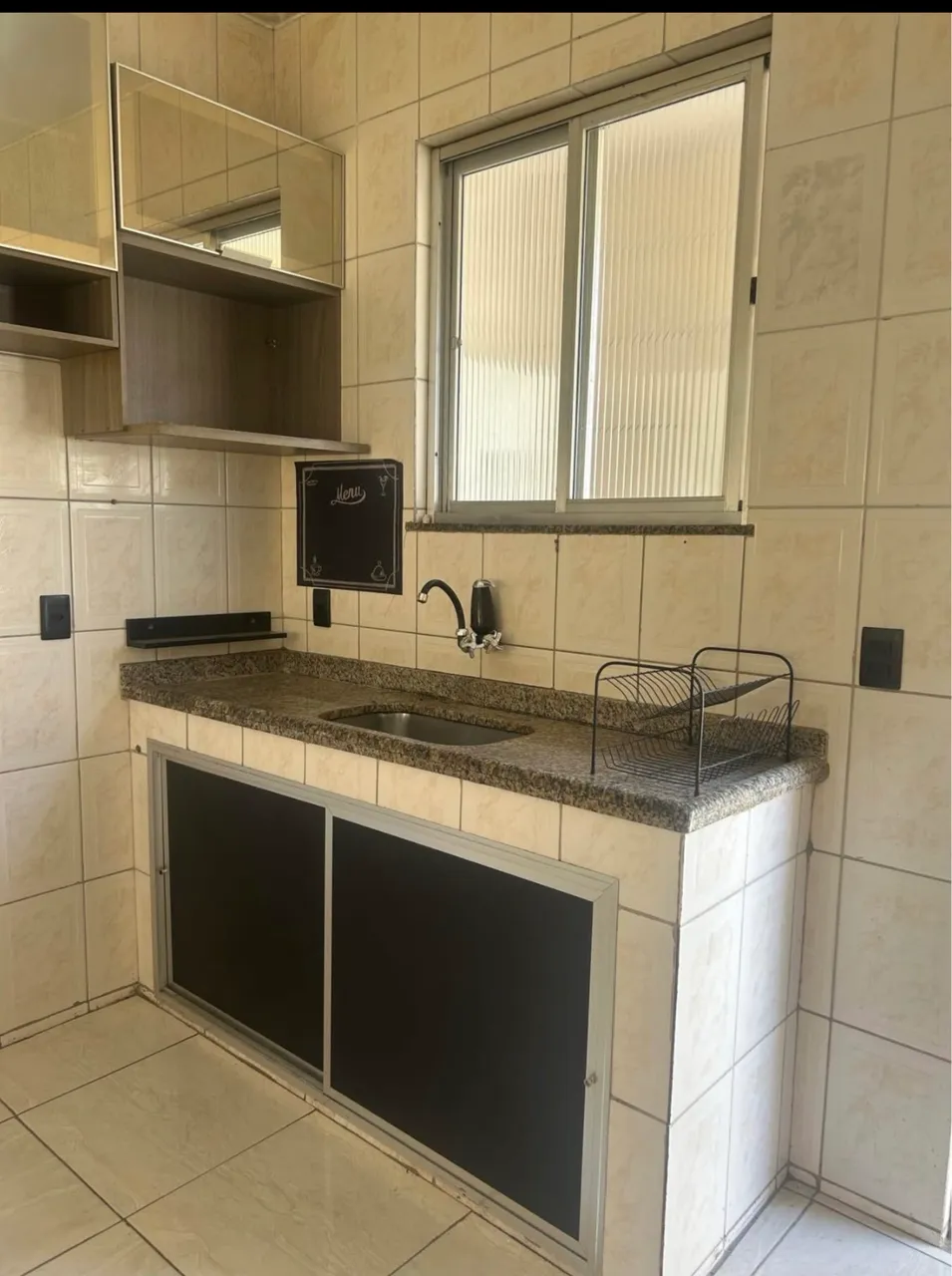 Casa com 2 quartos e 1 banheiro, cozinha com armários — photo 7