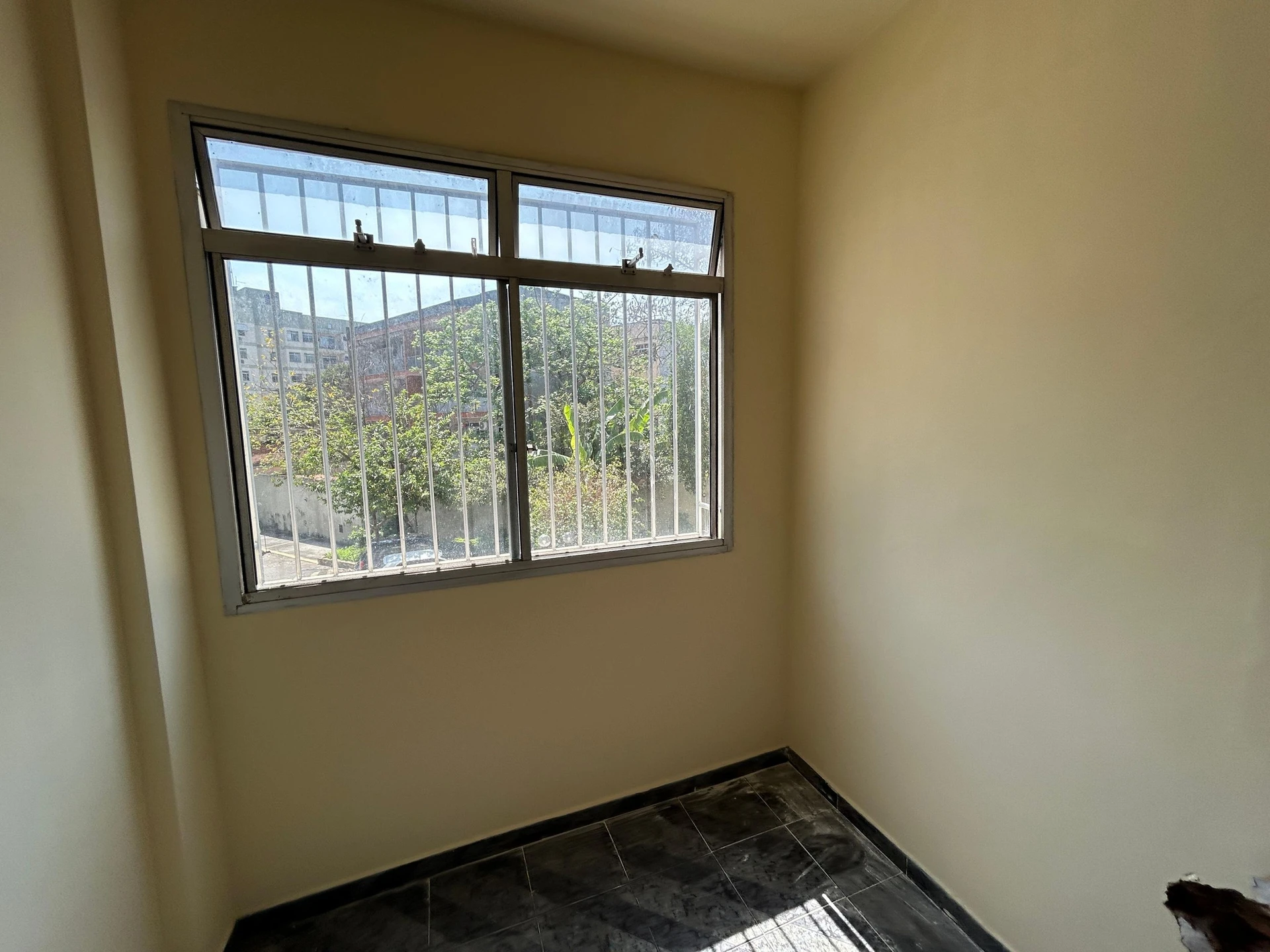 Деревянный пол или ламинат и 2 спальни: квартира 80 м² — photo 42