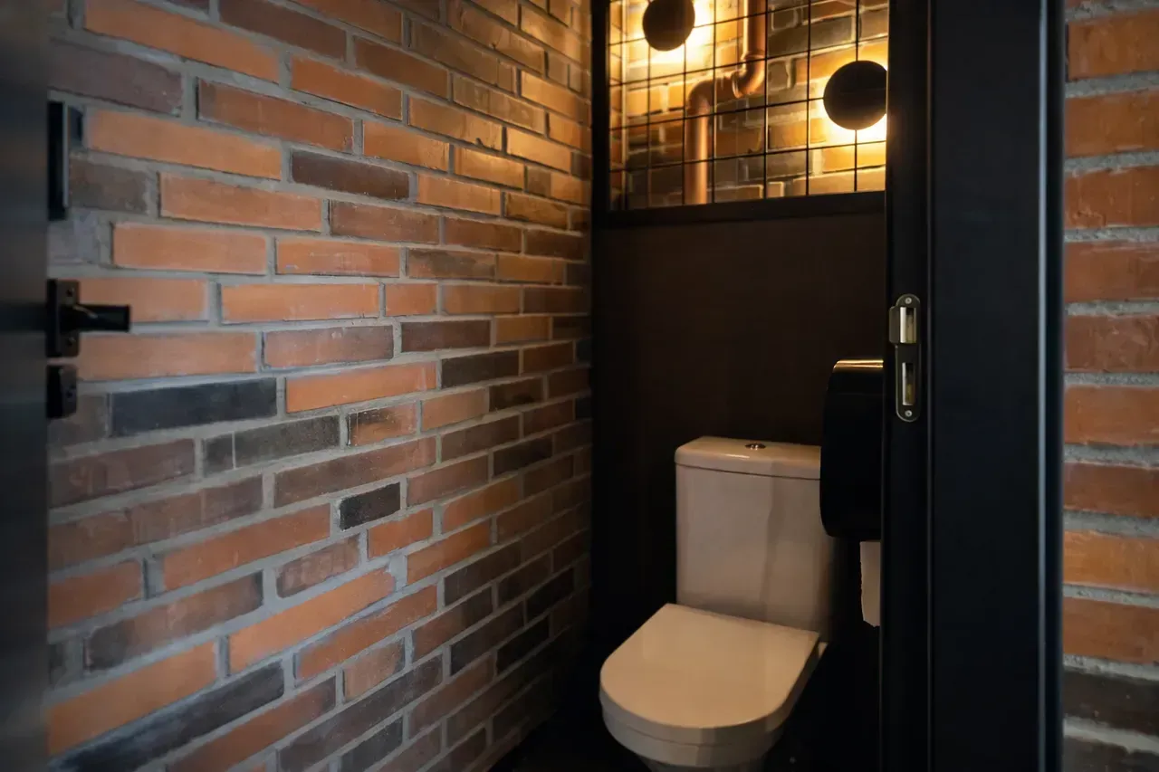 Furnished 1-bedroom apartment with no parking — photo 23