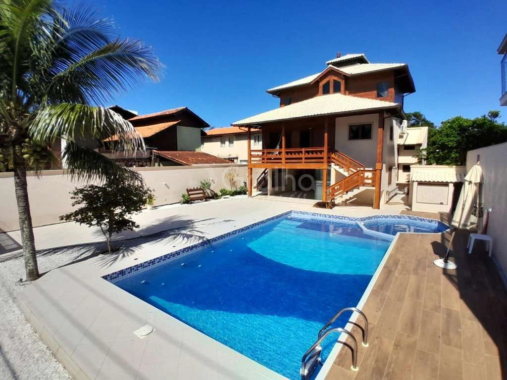 Casa mobiliada com 3 quartos, 3 banheiros e 408 m² — photo 2